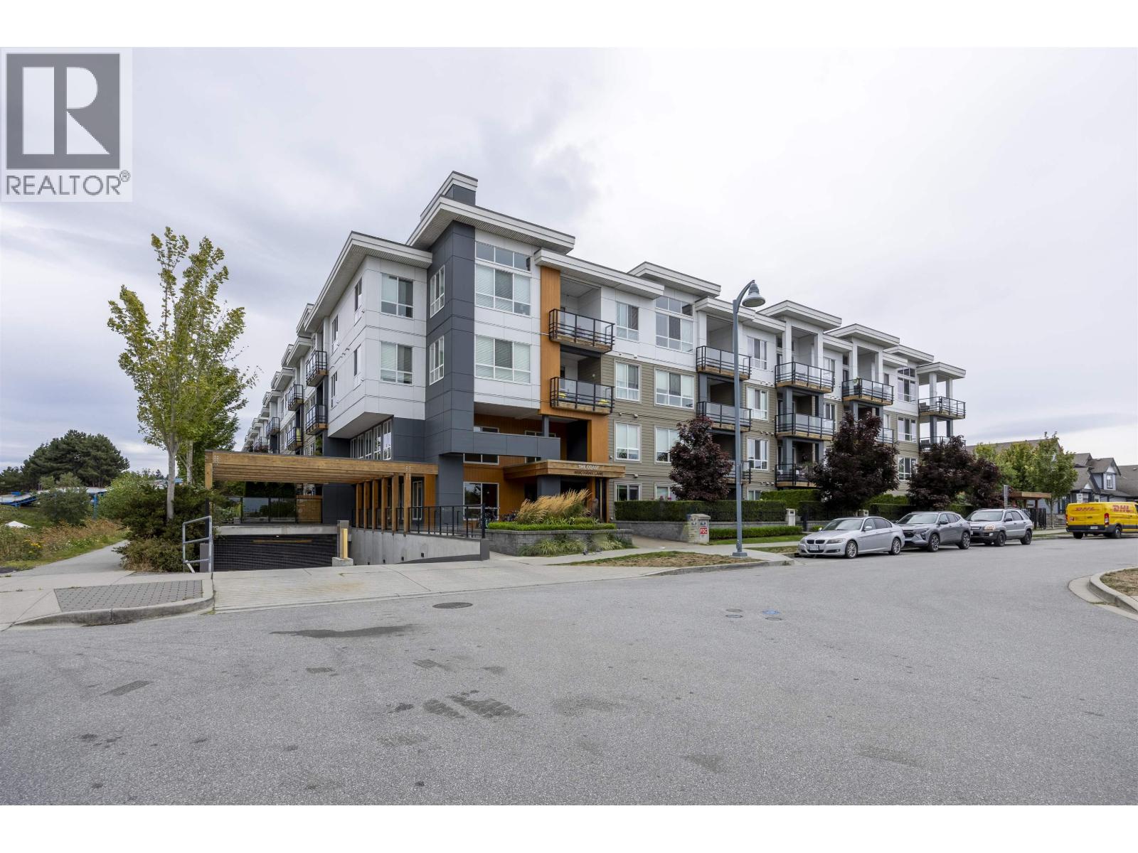 417 4690 Hawk Lane, Tsawwassen, British Columbia  V4M 0C4 - Photo 1 - R3162910