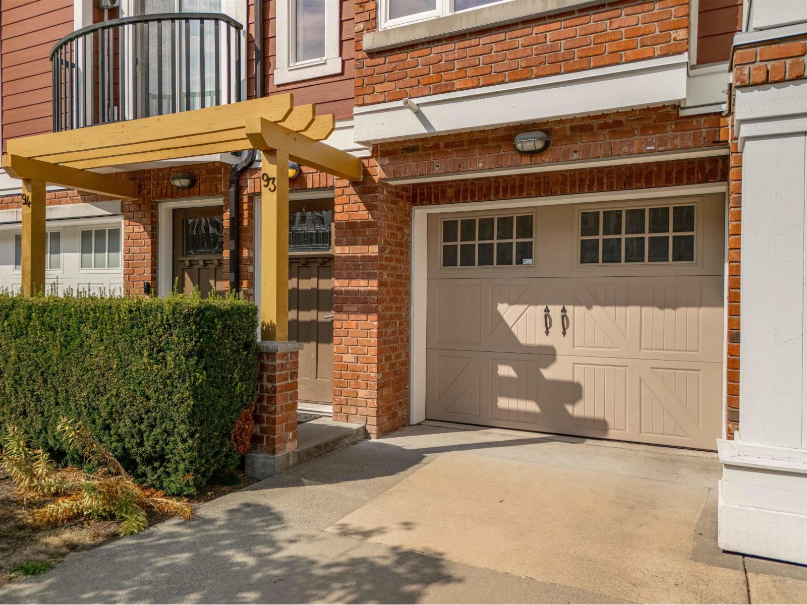 93 20738 84 Avenue, Langley, British Columbia  V2Y 0J6 - Photo 2 - R3162035