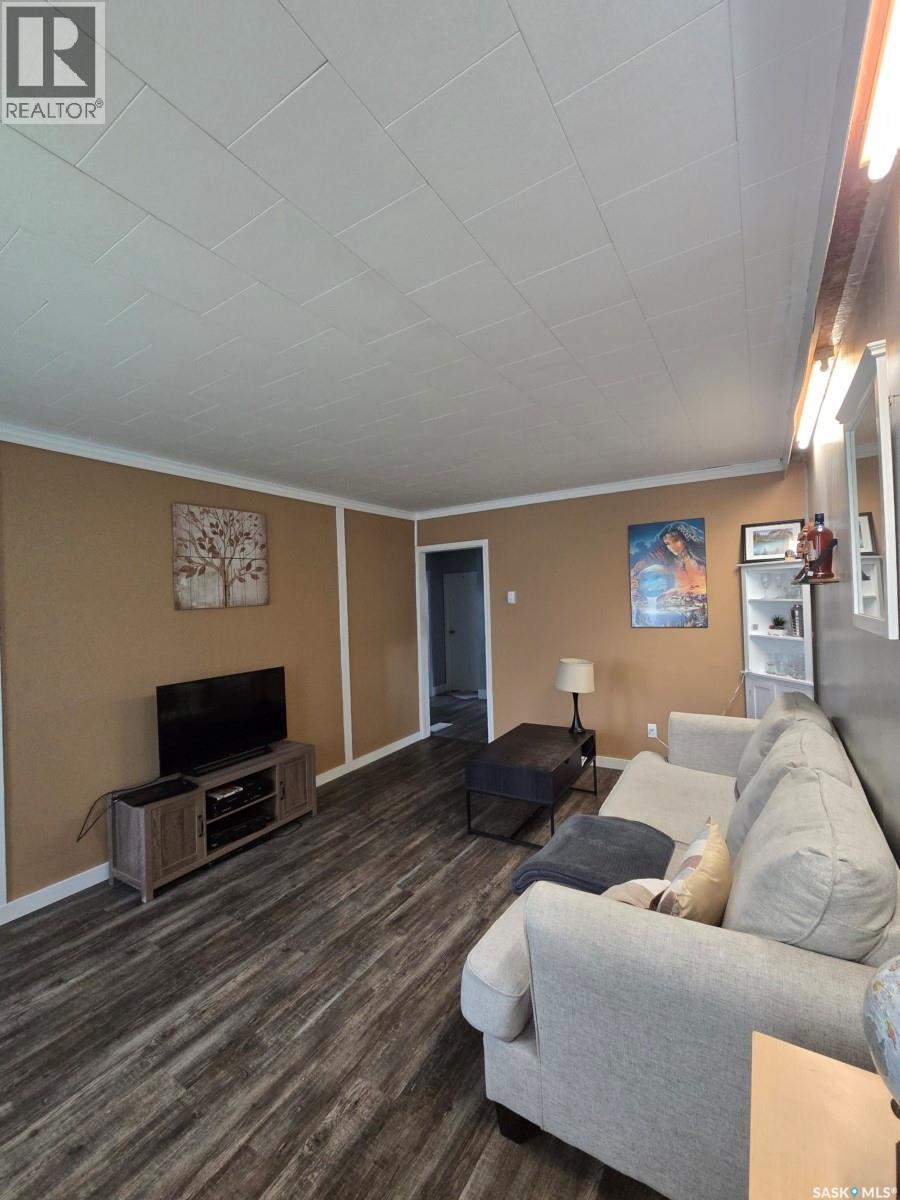 309 Main Street, Kelliher, Saskatchewan  S0A 1V0 - Photo 2 - SK047971