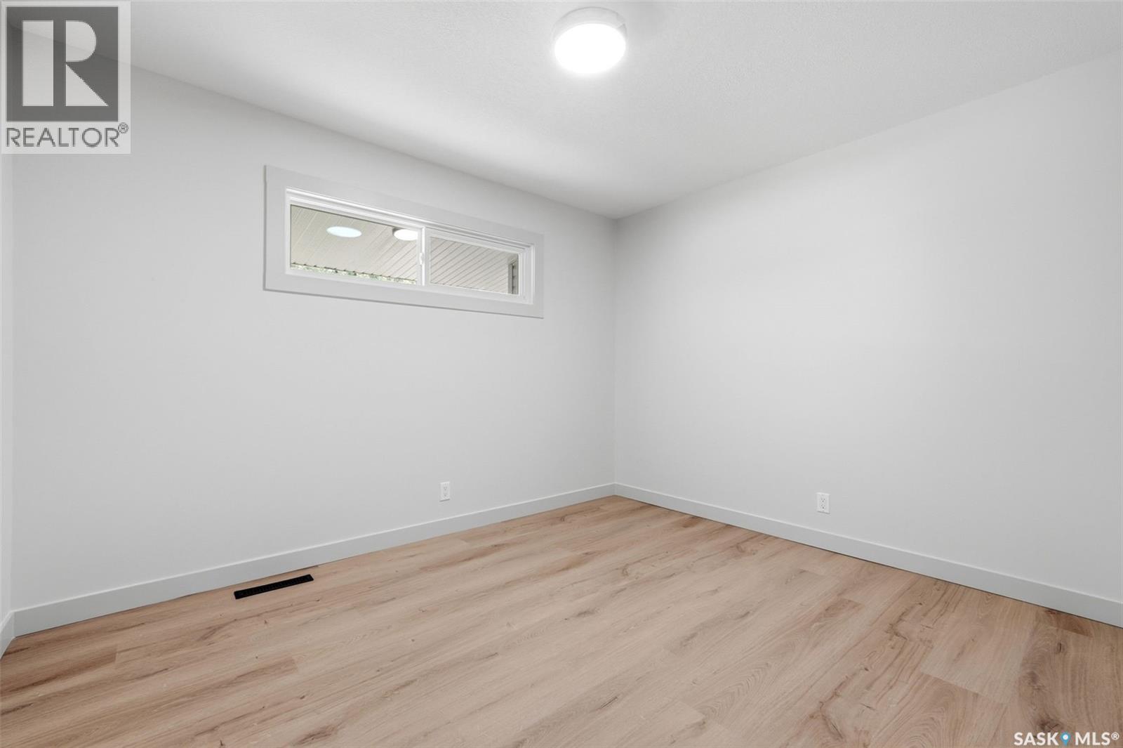 2251 Jubilee Avenue, Regina, Saskatchewan  S4S 3V3 - Photo 11 - SK047970