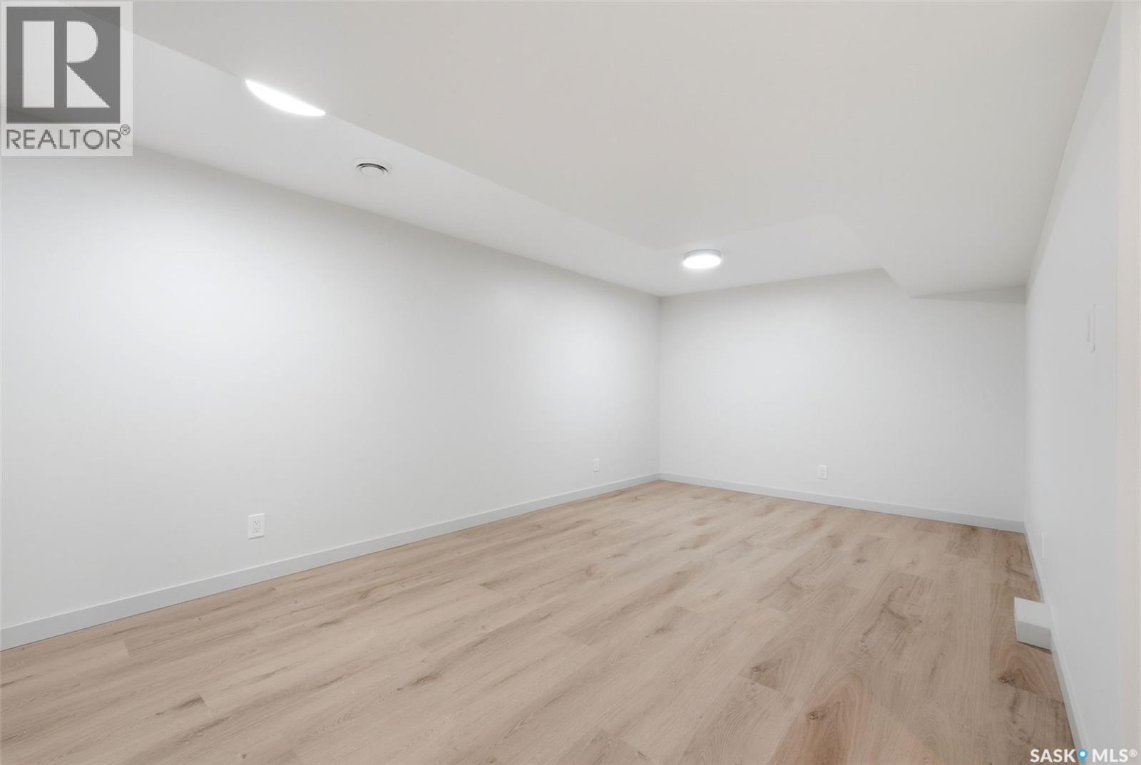 2251 Jubilee Avenue, Regina, Saskatchewan  S4S 3V3 - Photo 17 - SK047970