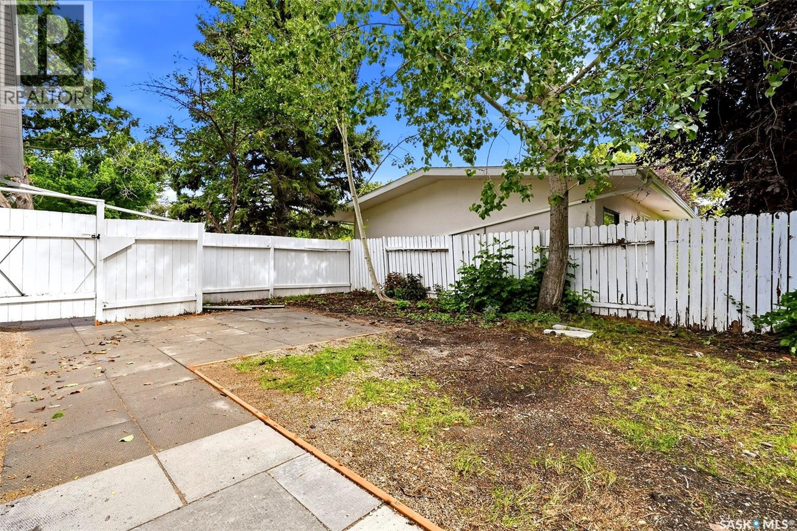 2251 Jubilee Avenue, Regina, Saskatchewan  S4S 3V3 - Photo 32 - SK047970