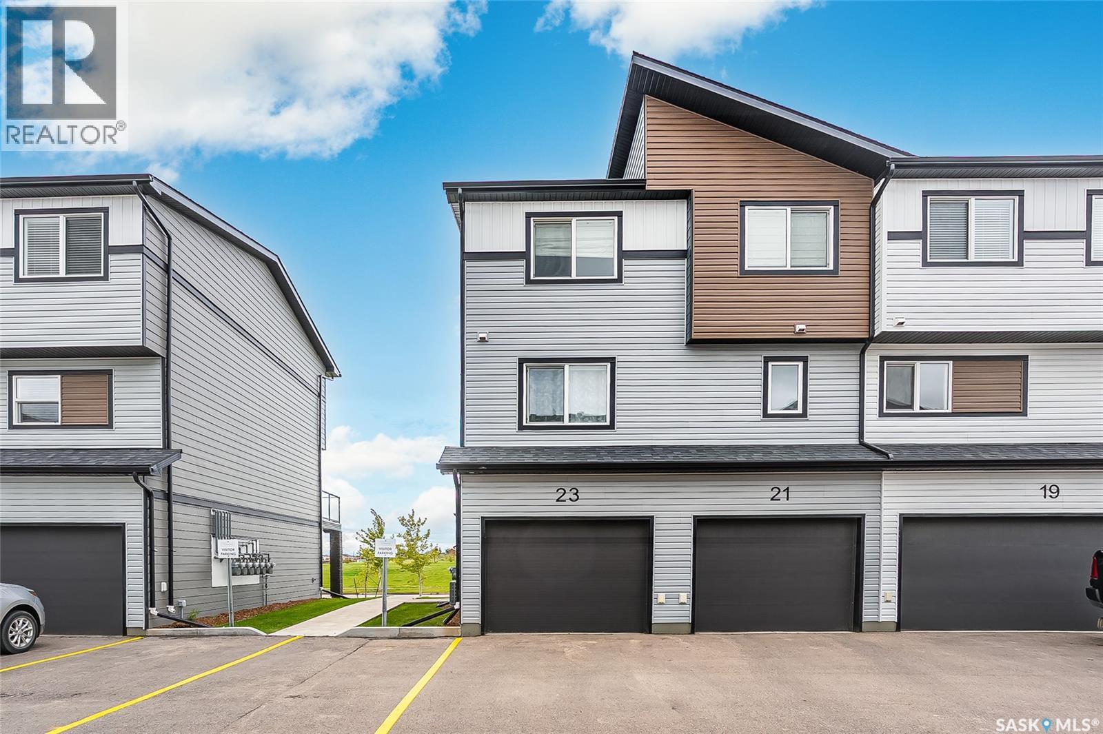 23 651 Dubois Crescent, Saskatoon, Saskatchewan  S7V 0R3 - Photo 2 - SK047875