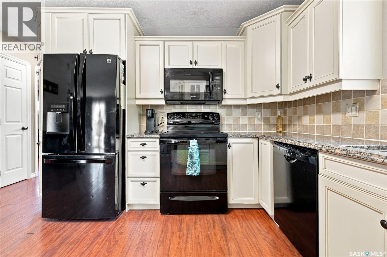 46 Cooper Crescent, Regina, Saskatchewan  S4R 4J7 - Photo 8 - SK047850