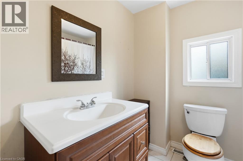 26 Niagara Street, Hamilton, Ontario  L8L 6A2 - Photo 13 - 40860599