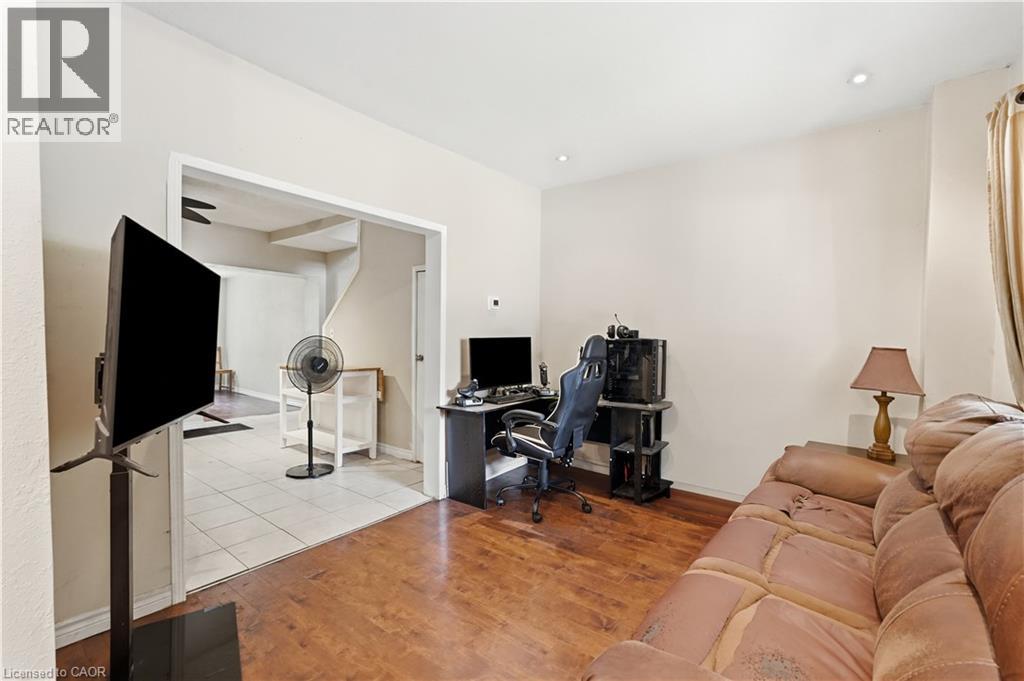 26 Niagara Street, Hamilton, Ontario  L8L 6A2 - Photo 3 - 40860599