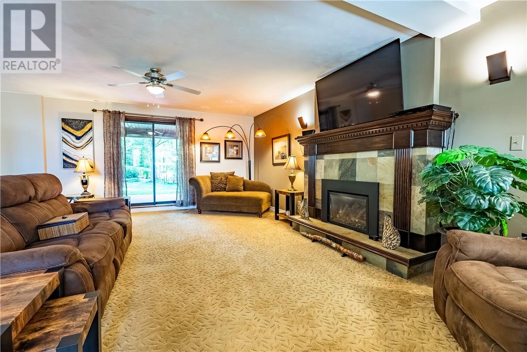 2376 Greenwood Drive photo 37