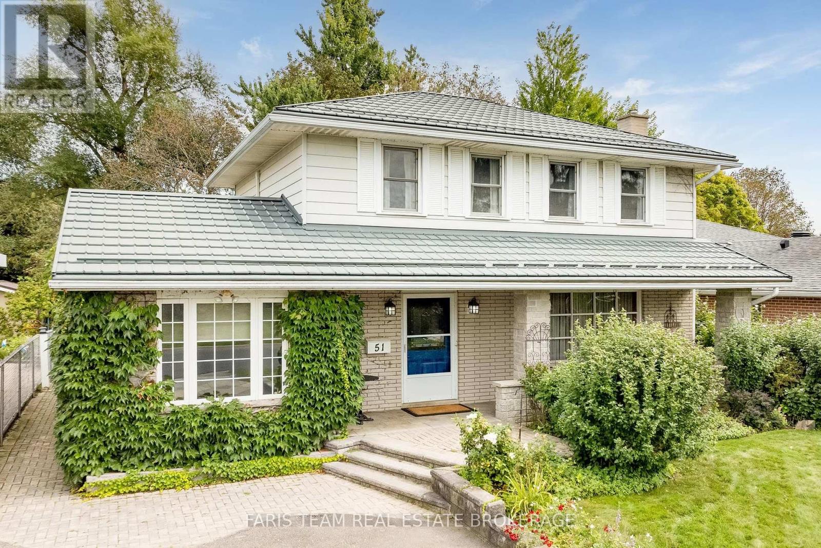 51 DAVIES CRESCENT, Barrie, Ontario
