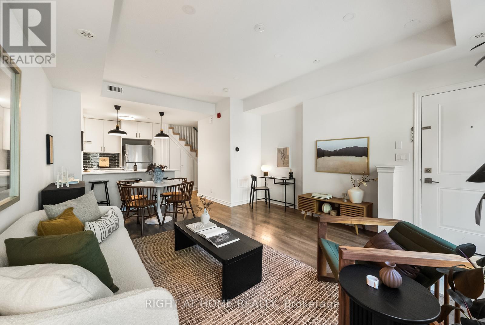 17 - 85 EASTWOOD PARK GARDENS, Toronto, Ontario