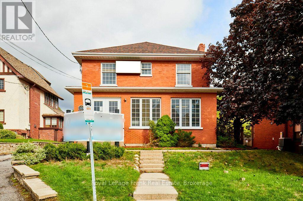 215 SIMCOE STREET N, Oshawa, Ontario