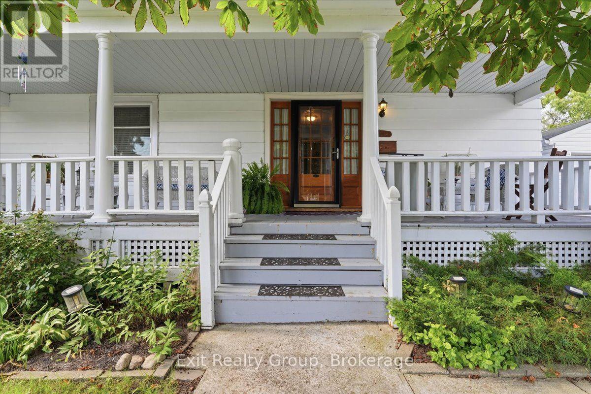 28 Lorne Avenue, Quinte West, Ontario  K8V 5B3 - Photo 3 - X13761648