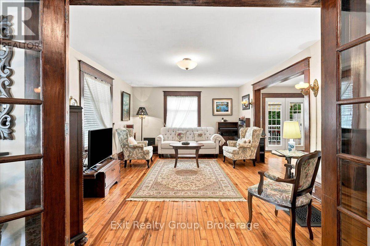 28 Lorne Avenue, Quinte West, Ontario  K8V 5B3 - Photo 6 - X13761648