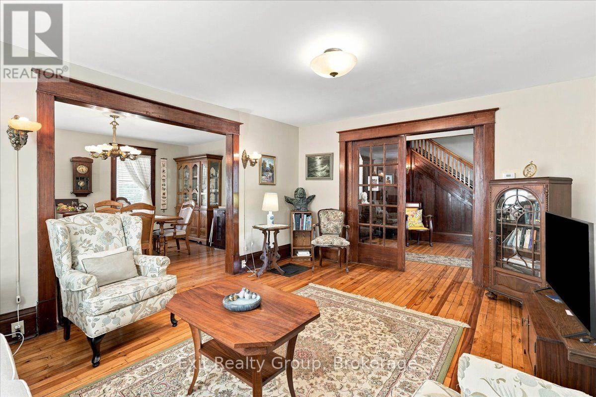 28 Lorne Avenue, Quinte West, Ontario  K8V 5B3 - Photo 9 - X13761648