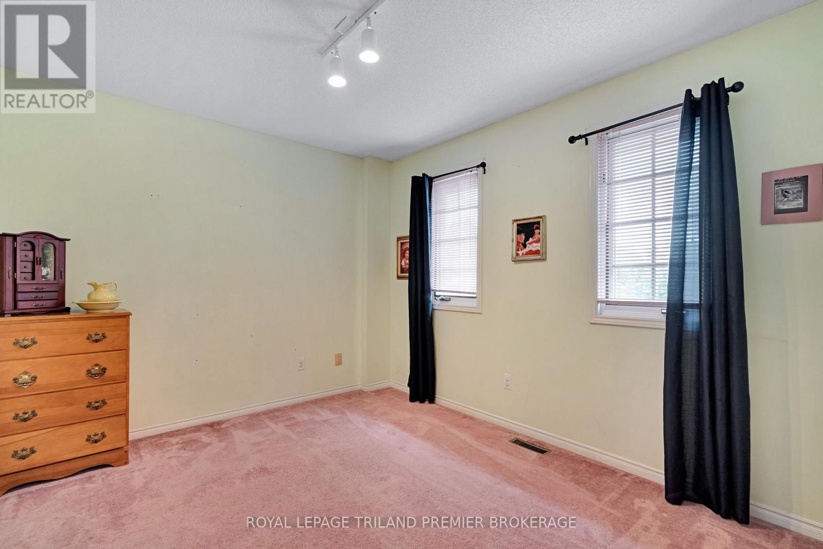 74 Napoleon Drive, London East, Ontario  N5V 4A9 - Photo 32 - X13761342