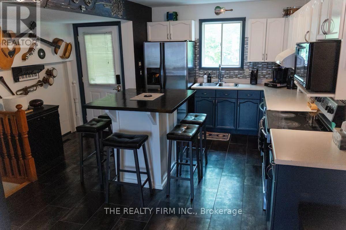 10 Lisa Court, London East, Ontario  N5Z 5B3 - Photo 6 - X13761352