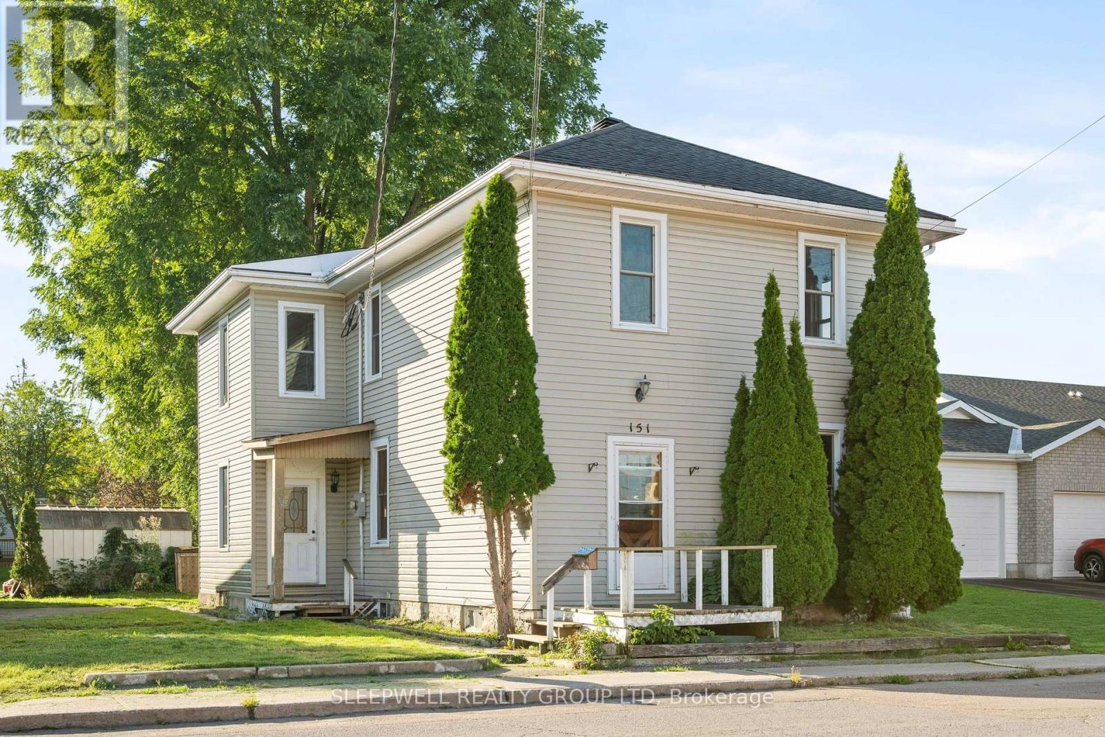 151 RENFREW AVENUE W, Renfrew, Ontario