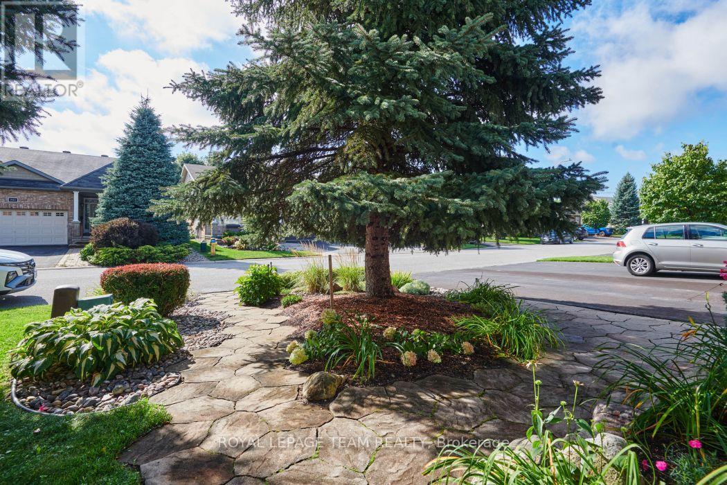 934 Burwash Landing Byway, Ottawa, Ontario  K2W 0C8 - Photo 3 - X13761604
