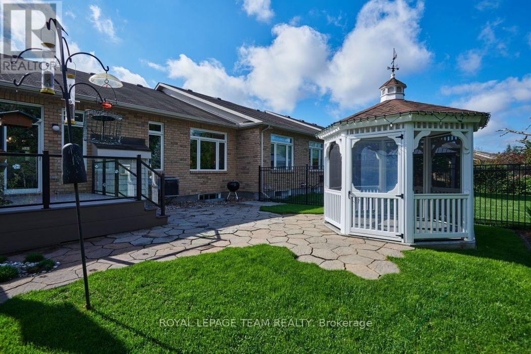 934 Burwash Landing Byway, Ottawa, Ontario  K2W 0C8 - Photo 32 - X13761604