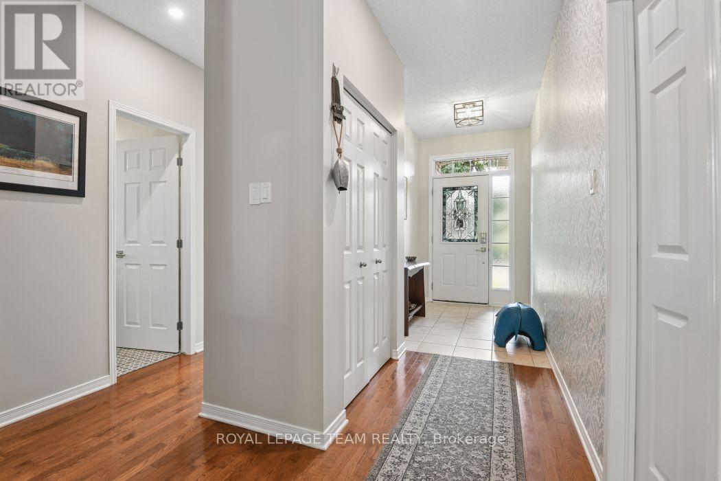 934 Burwash Landing Byway, Ottawa, Ontario  K2W 0C8 - Photo 6 - X13761604