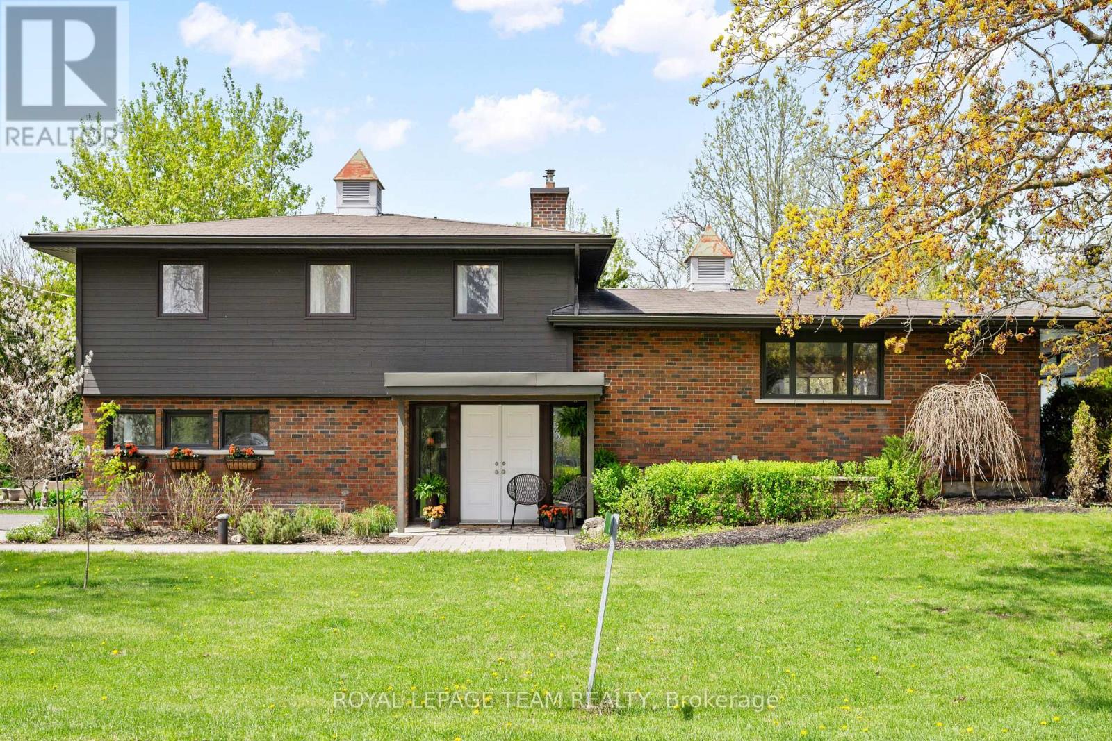 2 LOCKVIEW ROAD, Ottawa, Ontario