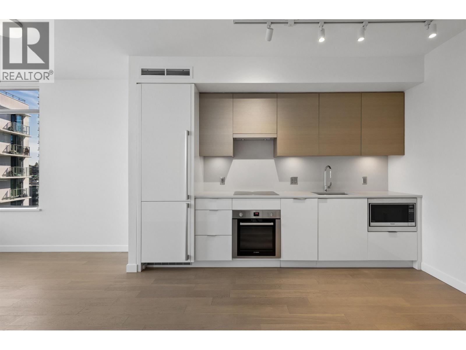 1009 1688 Pullman Porter Street, Vancouver, British Columbia  V6A 0H4 - Photo 2 - R3163041