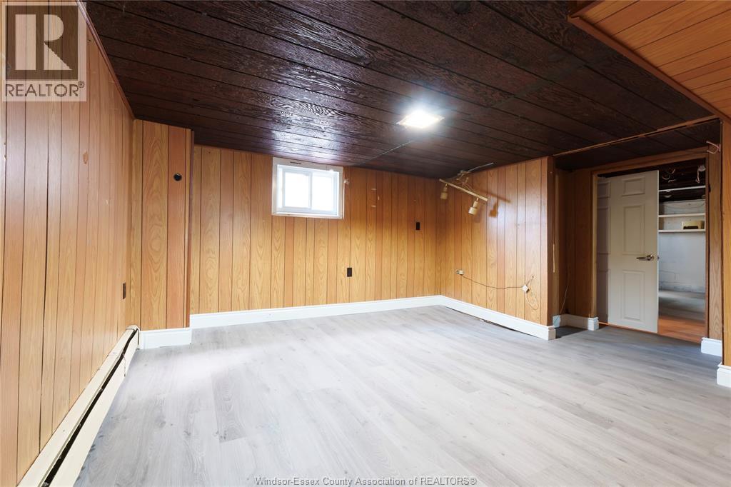 950 Elsmere, Windsor, Ontario  N9A 2A9 - Photo 25 - 26022044