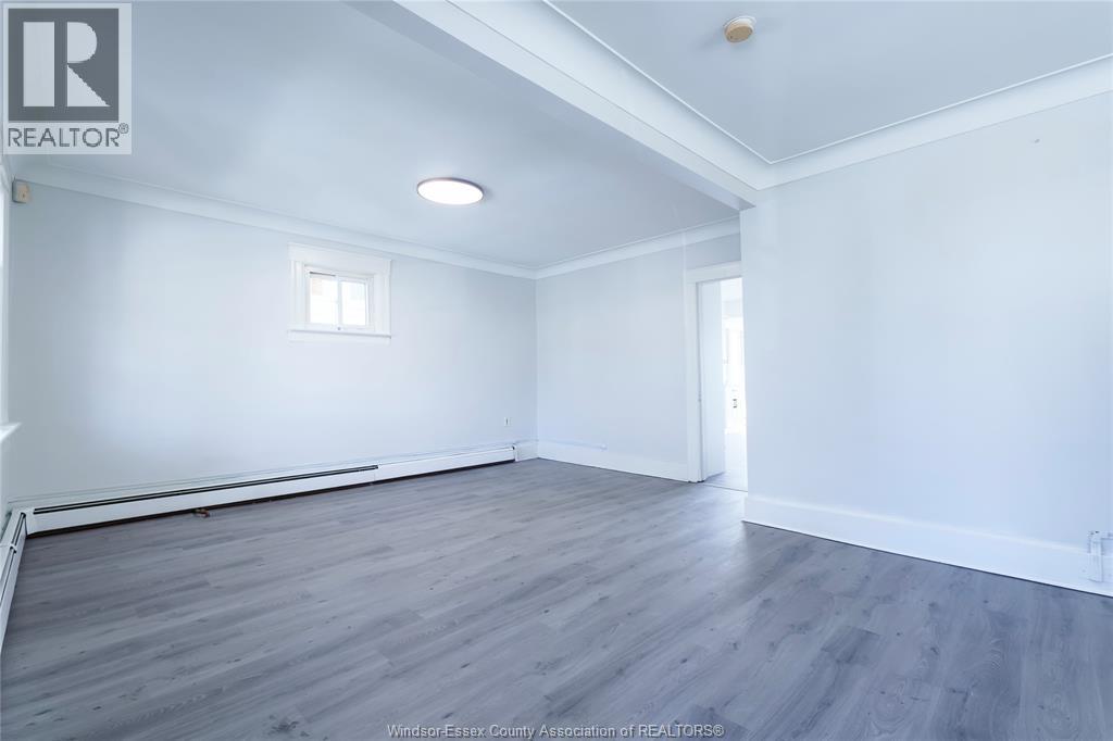 950 Elsmere, Windsor, Ontario  N9A 2A9 - Photo 5 - 26022044