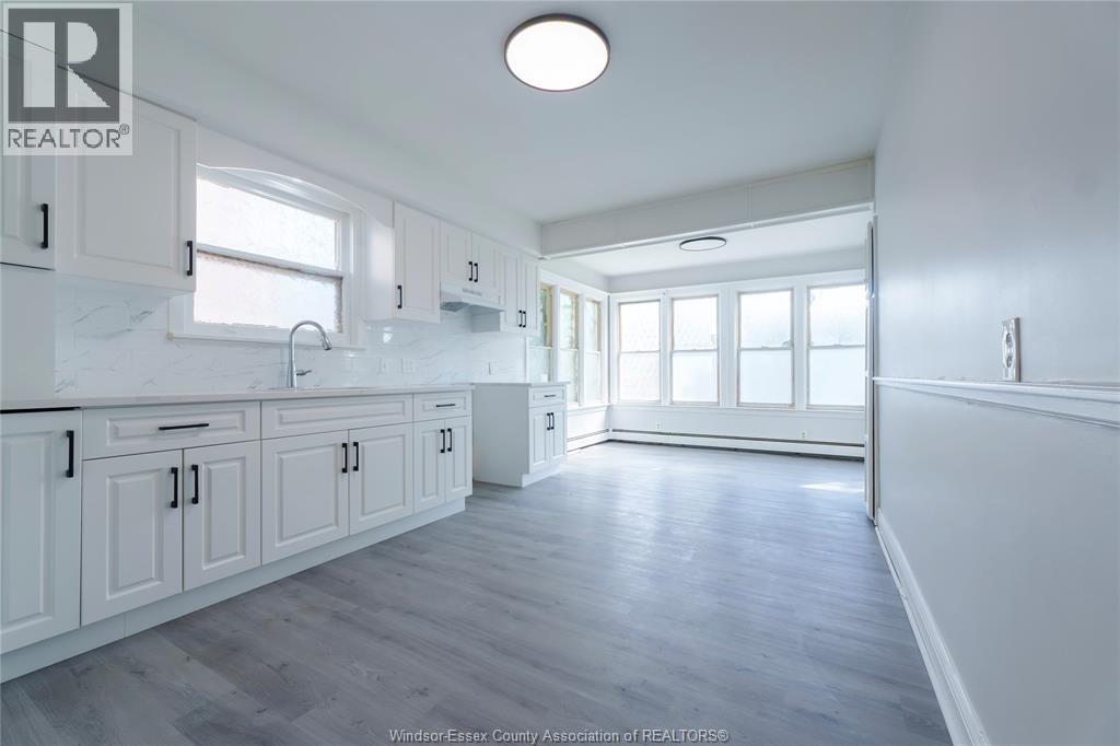 950 Elsmere, Windsor, Ontario  N9A 2A9 - Photo 7 - 26022044