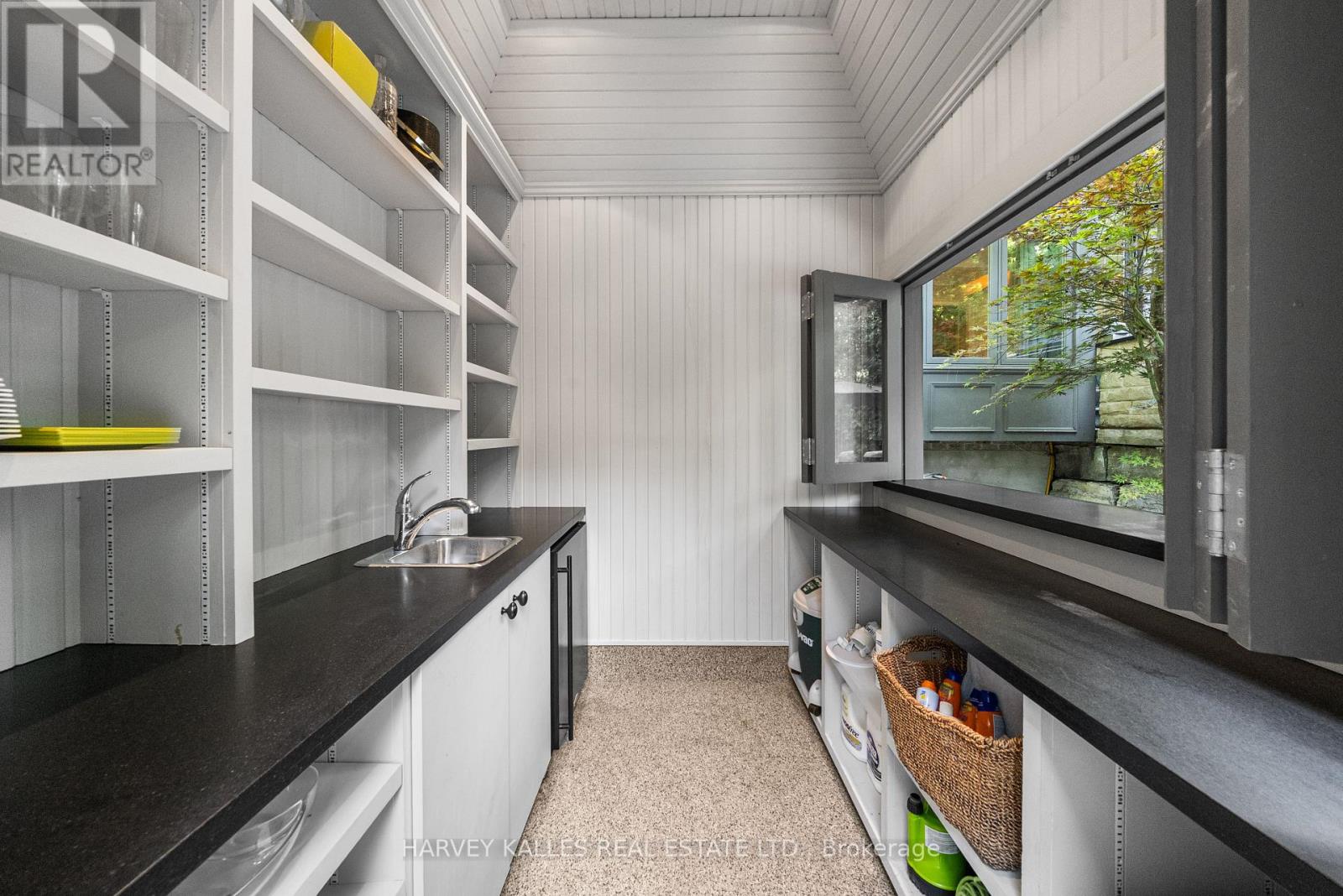 6 Vesta Drive, Toronto, Ontario  M5P 2Z3 - Photo 23 - C13761358
