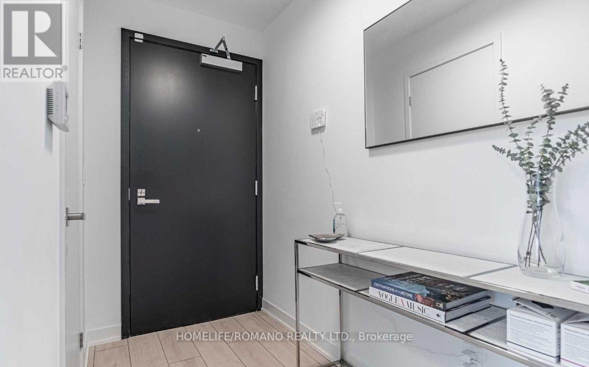840 - 31 Tippett Road, Toronto, Ontario  M3H 0C8 - Photo 3 - C13761444