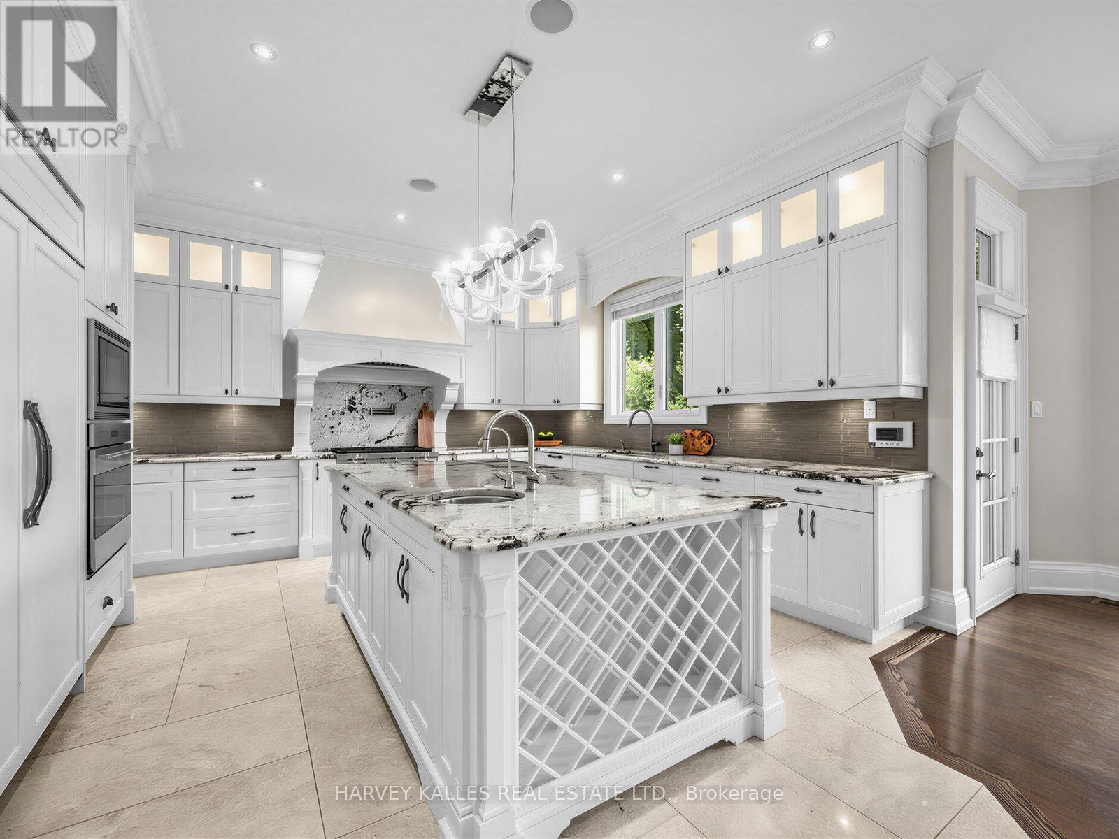 125 Bannockburn Avenue, Toronto, Ontario  M5M 2N2 - Photo 14 - C13761472