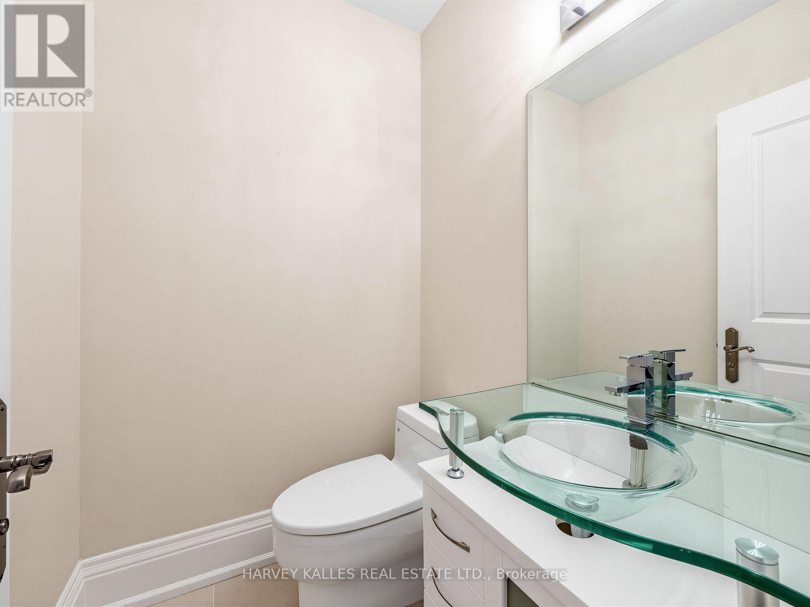 125 Bannockburn Avenue, Toronto, Ontario  M5M 2N2 - Photo 36 - C13761472