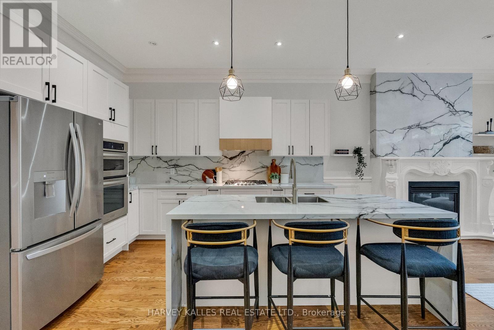 168 Roe Avenue, Toronto, Ontario  M5M 2J2 - Photo 13 - C13761500