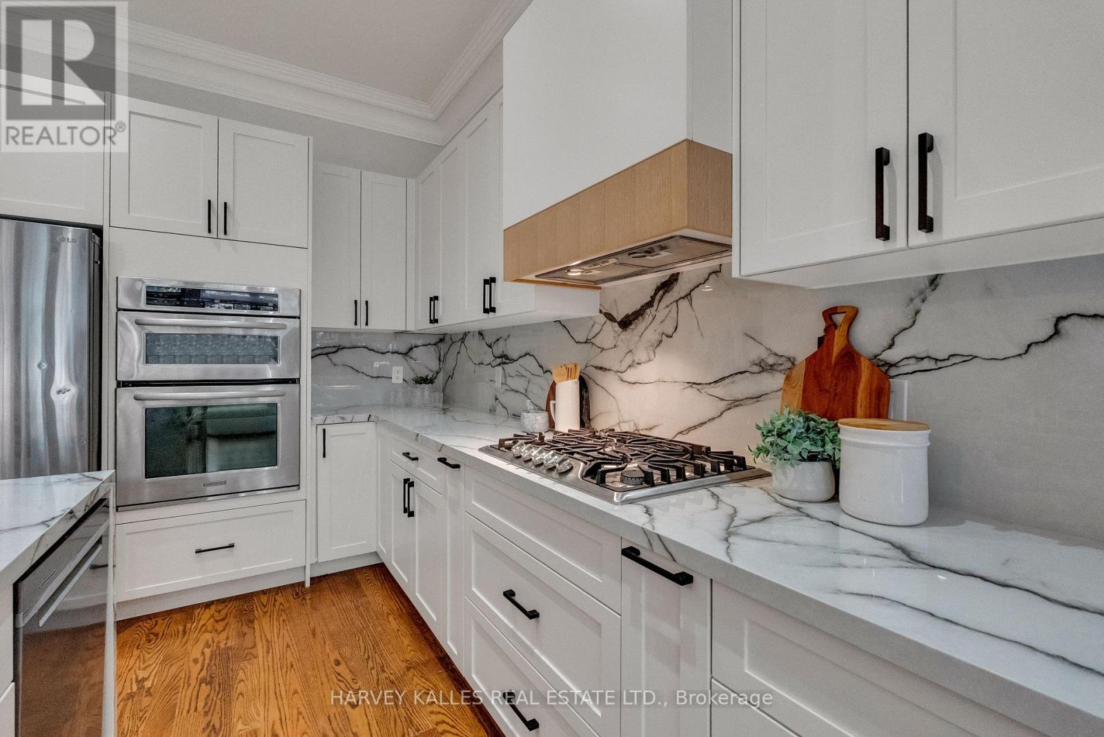 168 Roe Avenue, Toronto, Ontario  M5M 2J2 - Photo 16 - C13761500