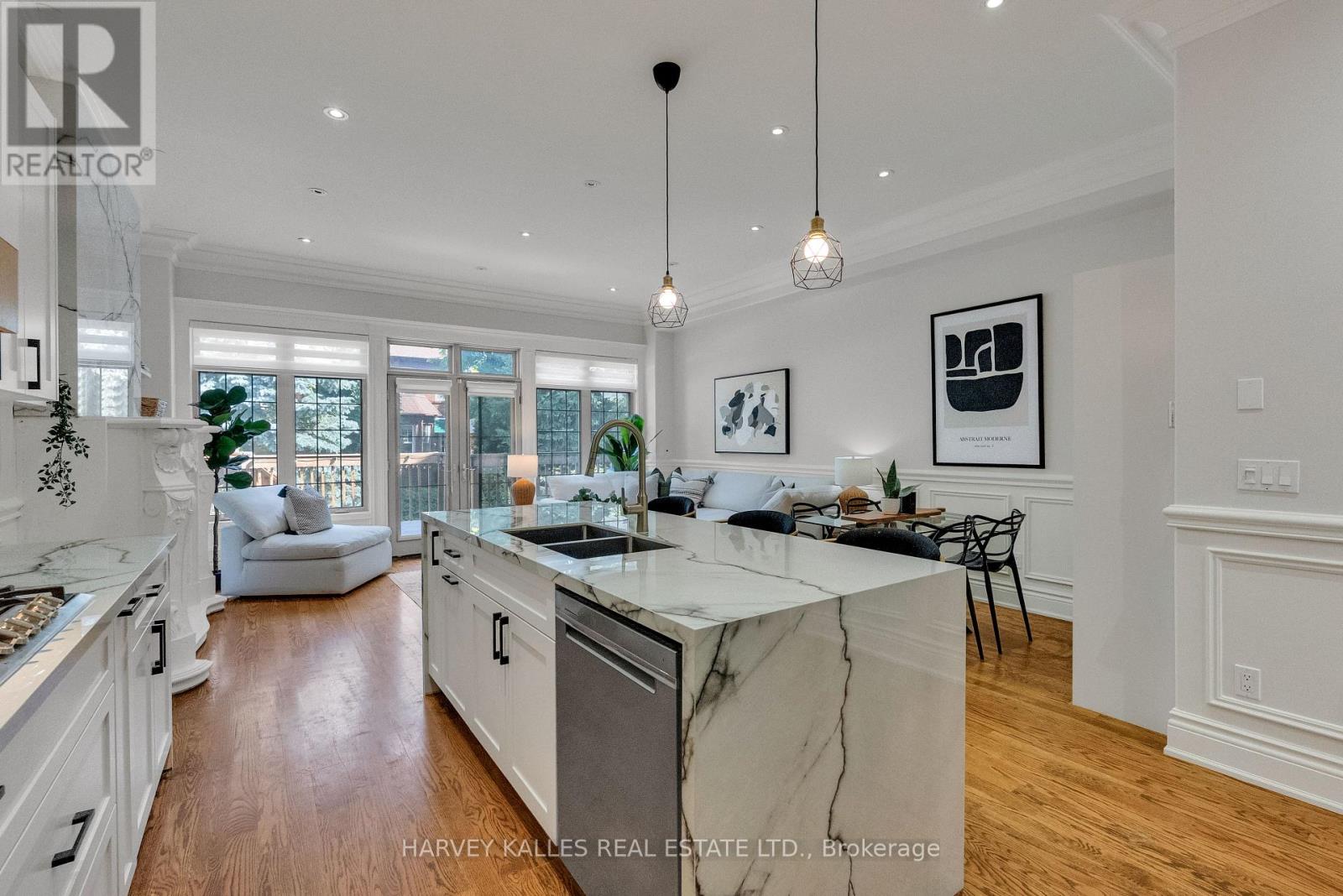 168 Roe Avenue, Toronto, Ontario  M5M 2J2 - Photo 18 - C13761500