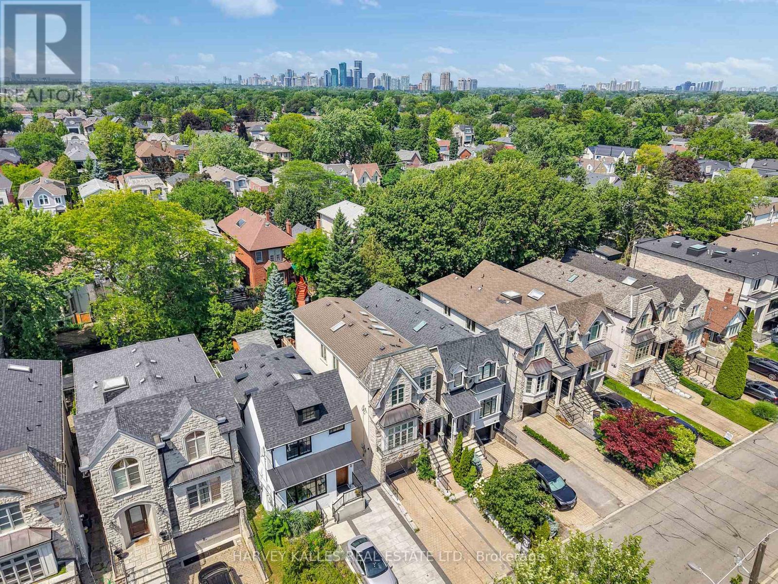 168 Roe Avenue, Toronto, Ontario  M5M 2J2 - Photo 3 - C13761500