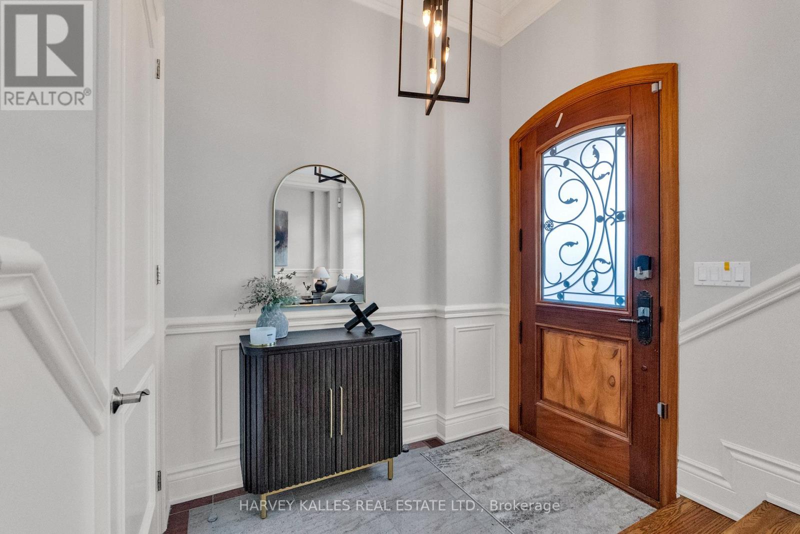 168 Roe Avenue, Toronto, Ontario  M5M 2J2 - Photo 5 - C13761500