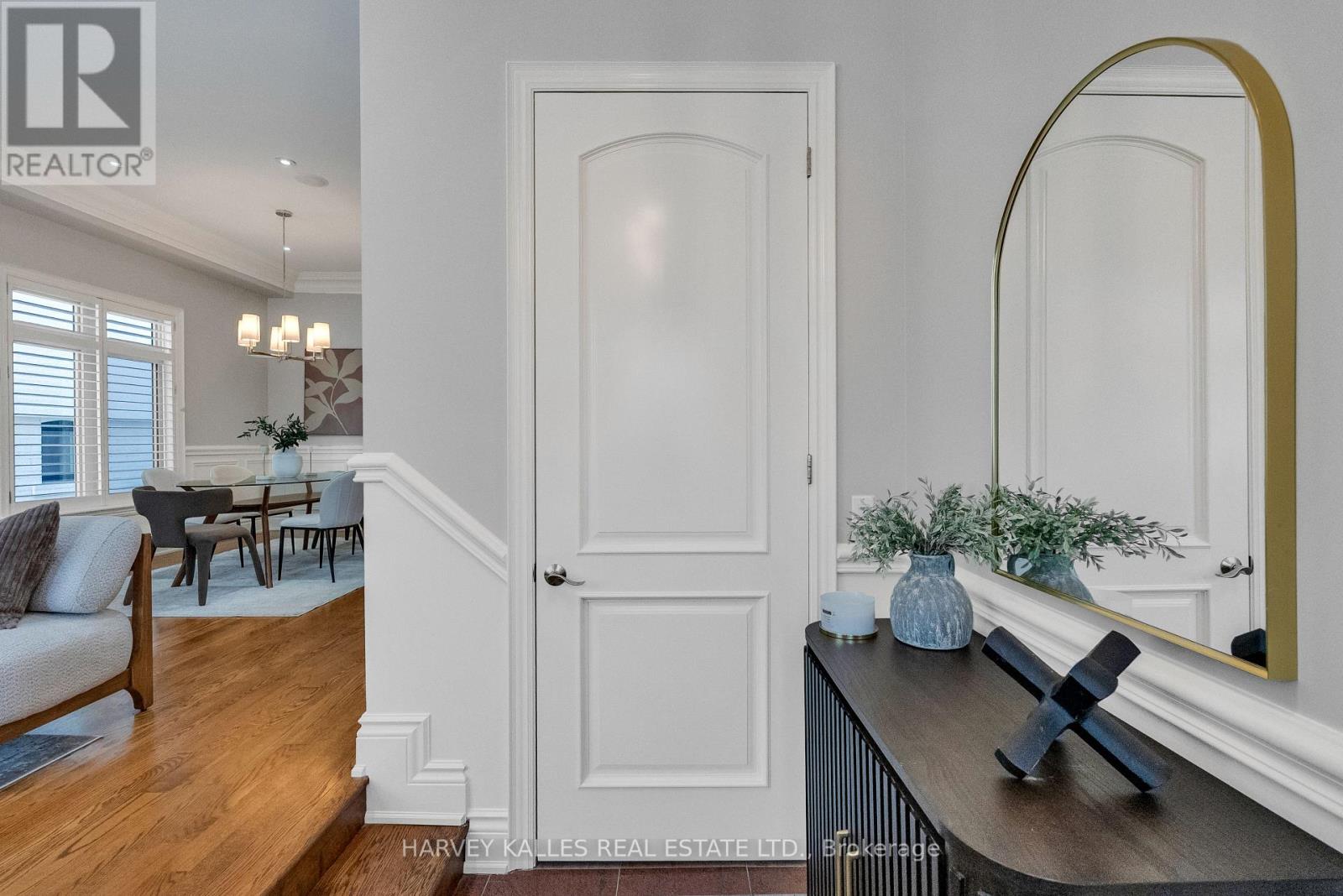 168 Roe Avenue, Toronto, Ontario  M5M 2J2 - Photo 6 - C13761500