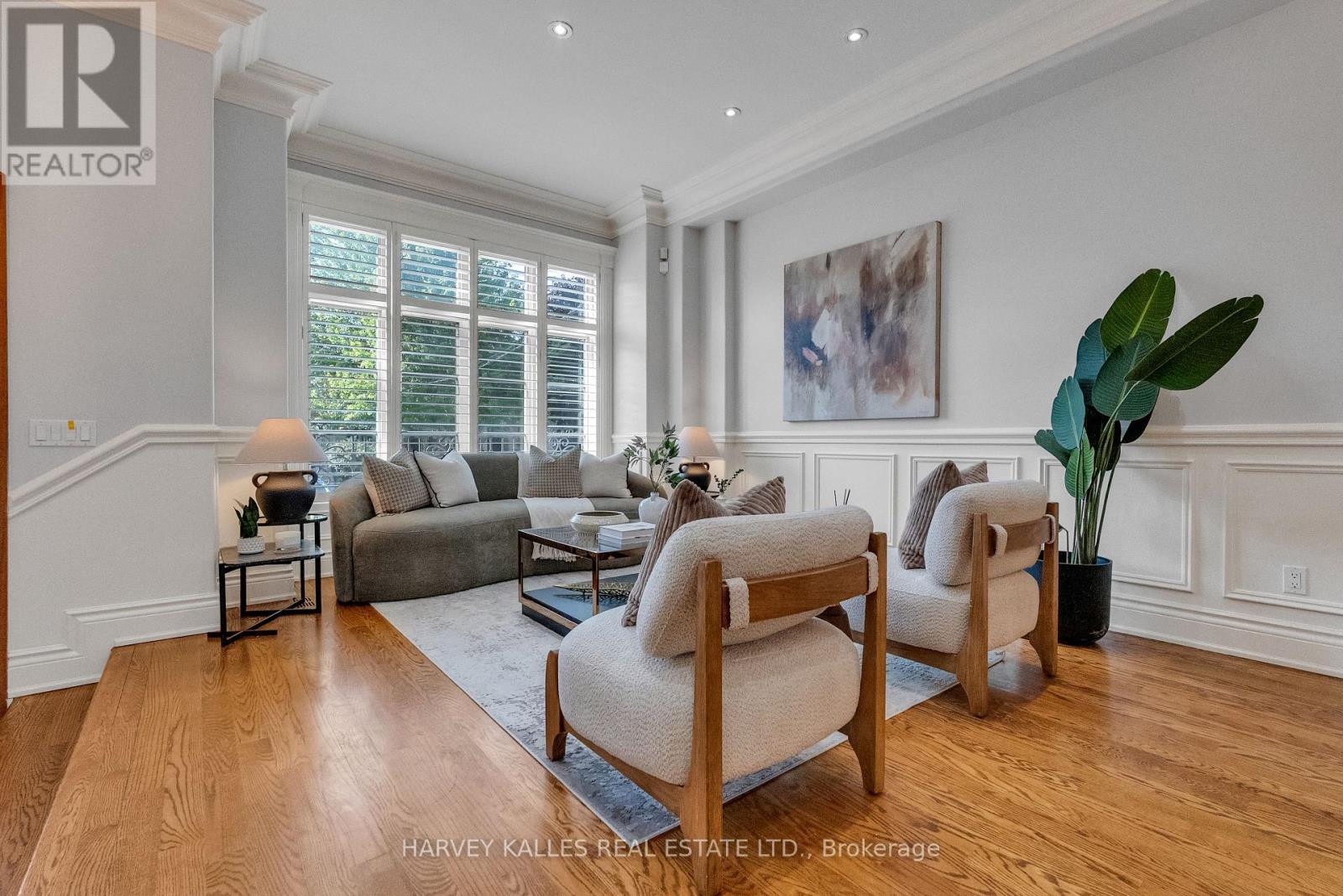 168 Roe Avenue, Toronto, Ontario  M5M 2J2 - Photo 8 - C13761500
