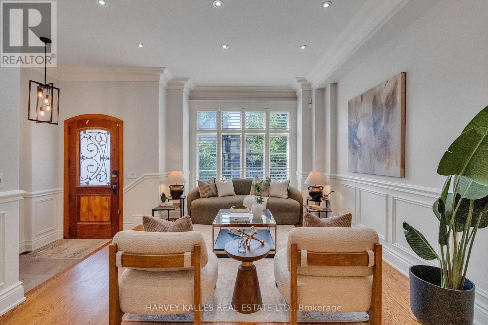 168 Roe Avenue, Toronto, Ontario  M5M 2J2 - Photo 9 - C13761500