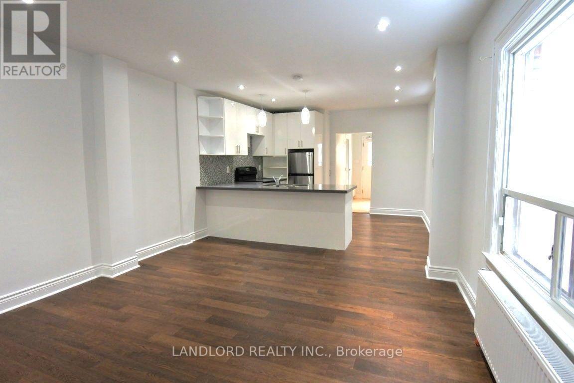 MAIN - 22 RUSHOLME PARK CRESCENT, Toronto, Ontario