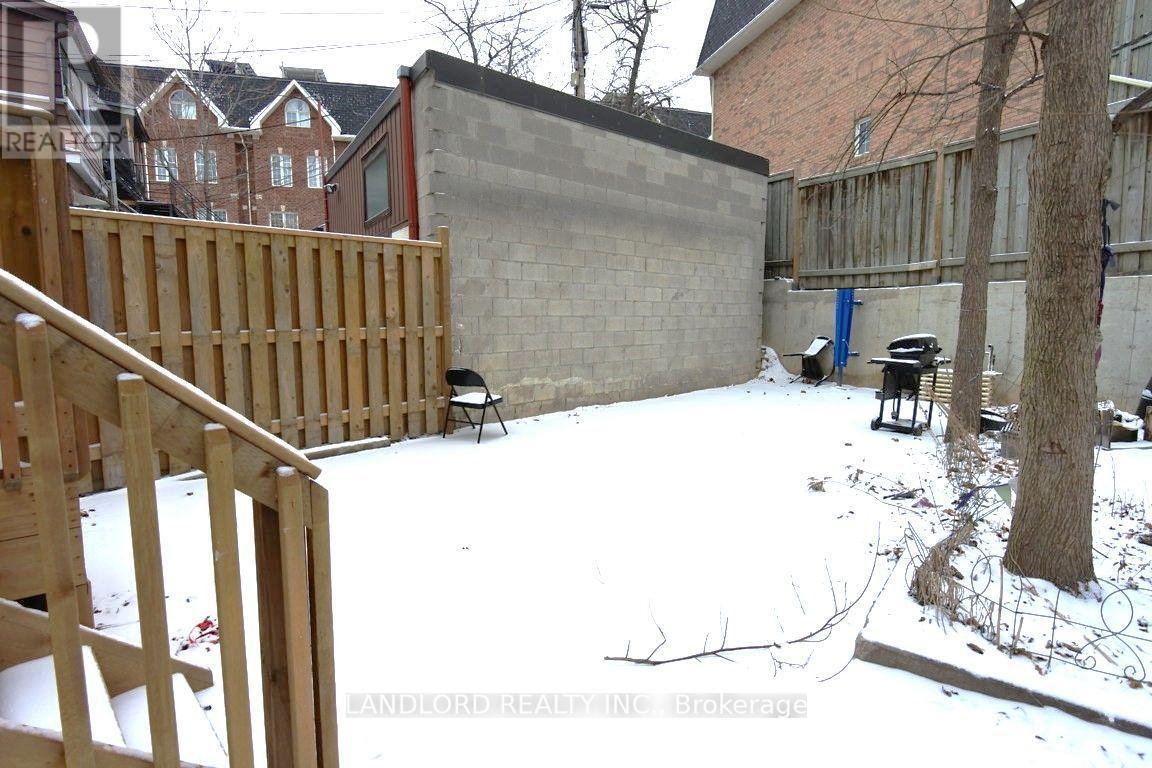 Main - 22 Rusholme Park Crescent, Toronto, Ontario  M6J 2C9 - Photo 14 - C13761636