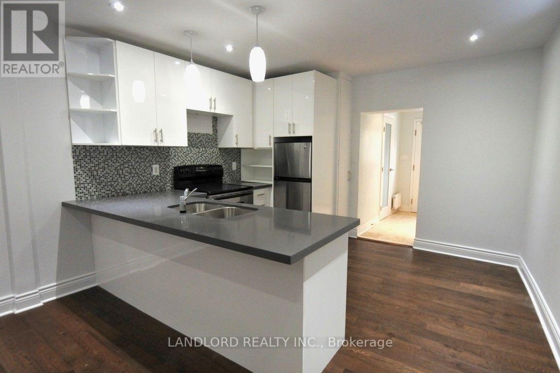 Main - 22 Rusholme Park Crescent, Toronto, Ontario  M6J 2C9 - Photo 3 - C13761636