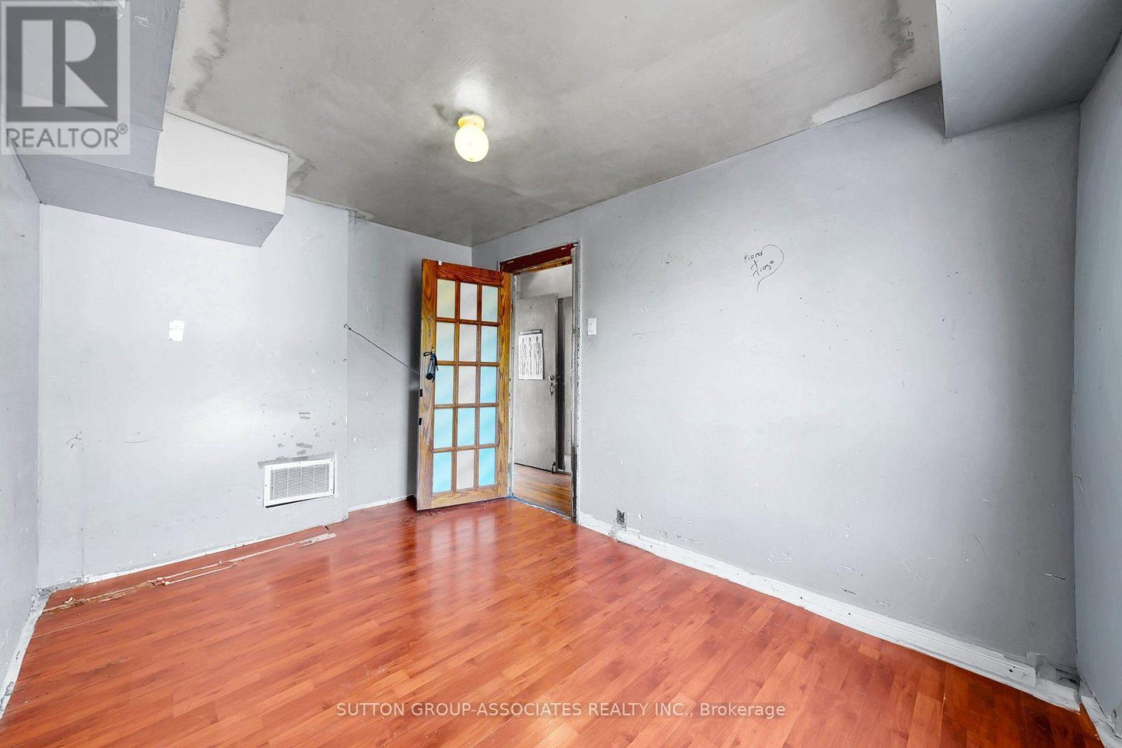 18 1/2 Bellevue Avenue, Toronto, Ontario  M5T 2N4 - Photo 17 - C13761660