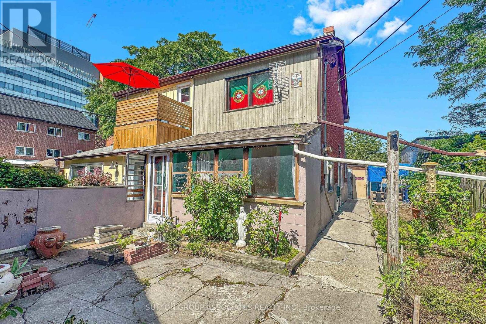 18 1/2 Bellevue Avenue, Toronto, Ontario  M5T 2N4 - Photo 3 - C13761660
