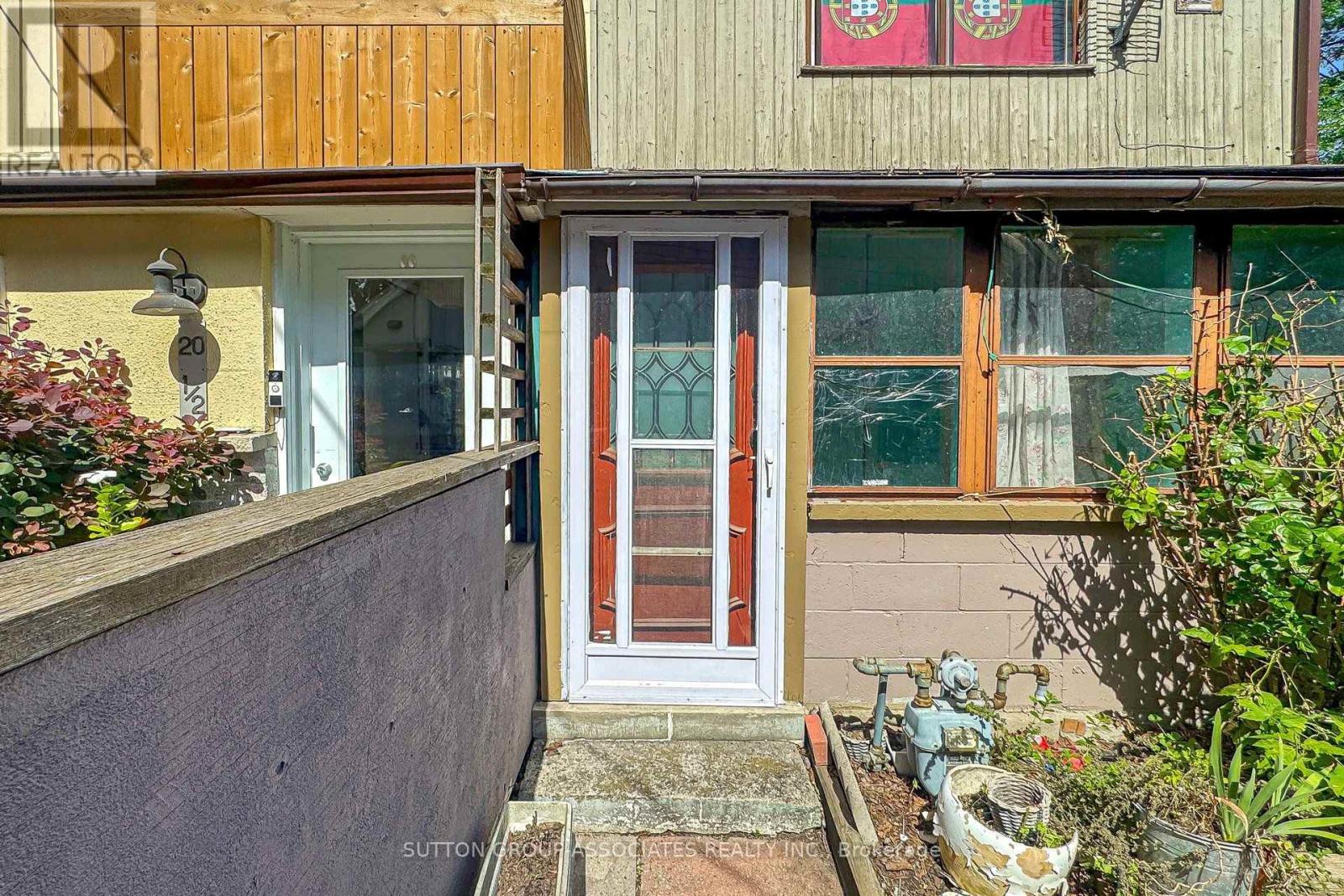 18 1/2 Bellevue Avenue, Toronto, Ontario  M5T 2N4 - Photo 4 - C13761660
