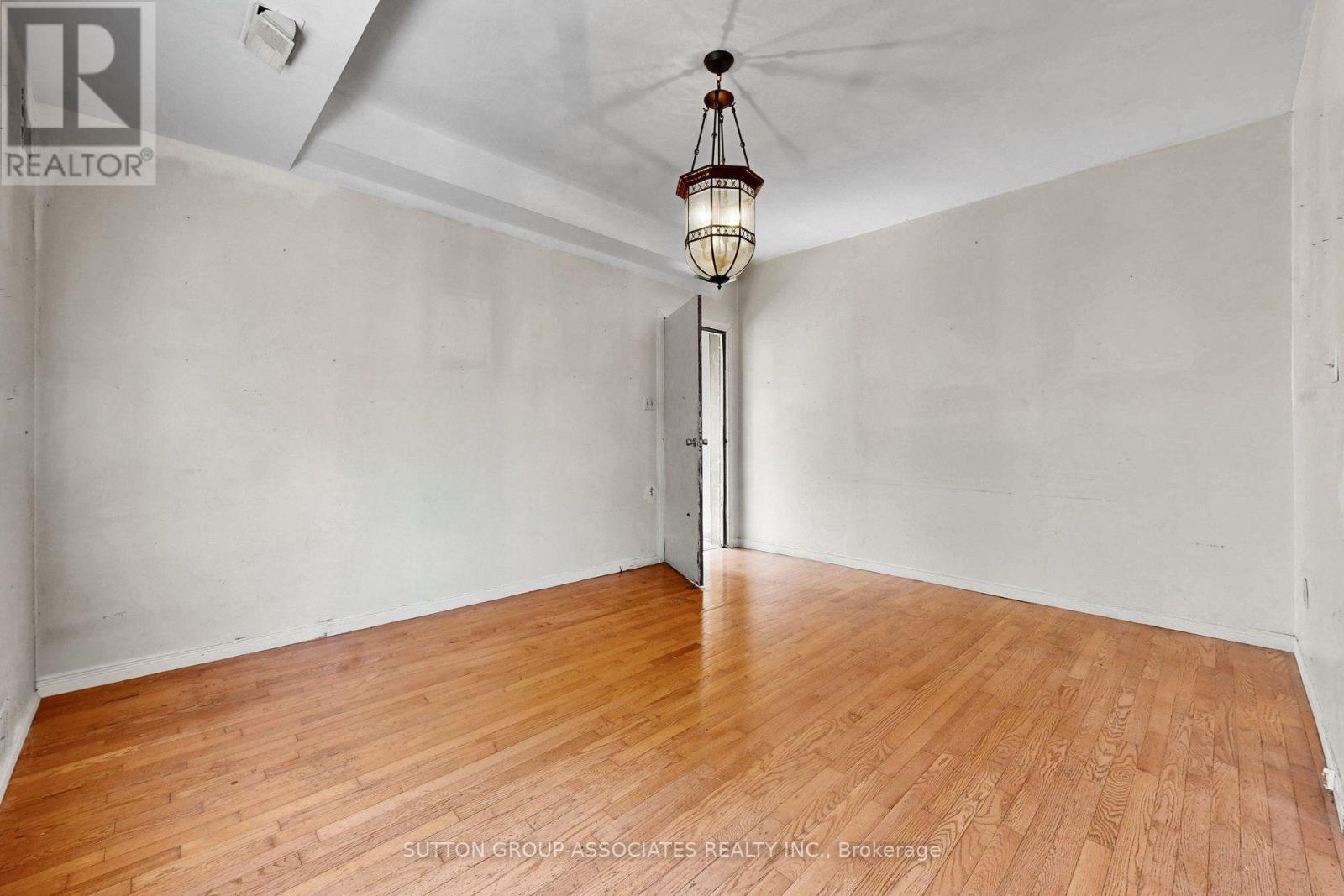 18 1/2 Bellevue Avenue, Toronto, Ontario  M5T 2N4 - Photo 8 - C13761660