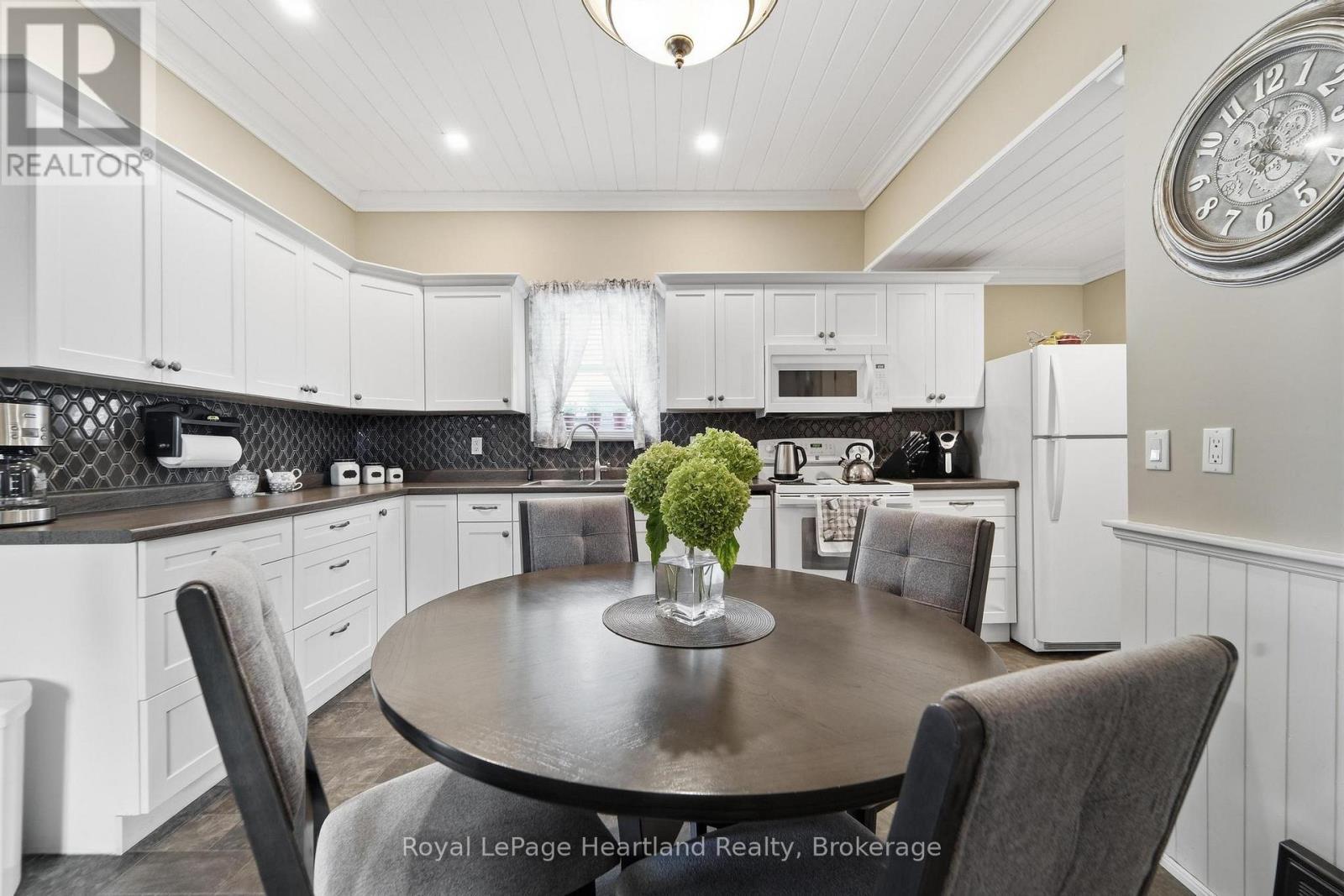 409 Gypsy Lane, North Huron, Ontario  N0M 1H0 - Photo 13 - X13761418