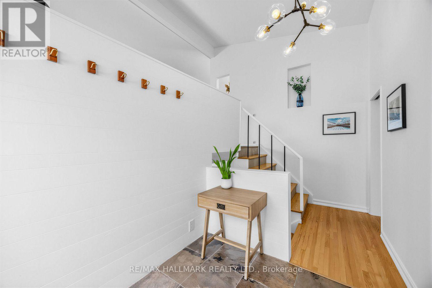 34 Dorcot Avenue, Toronto, Ontario  M1P 3K2 - Photo 3 - E13761390