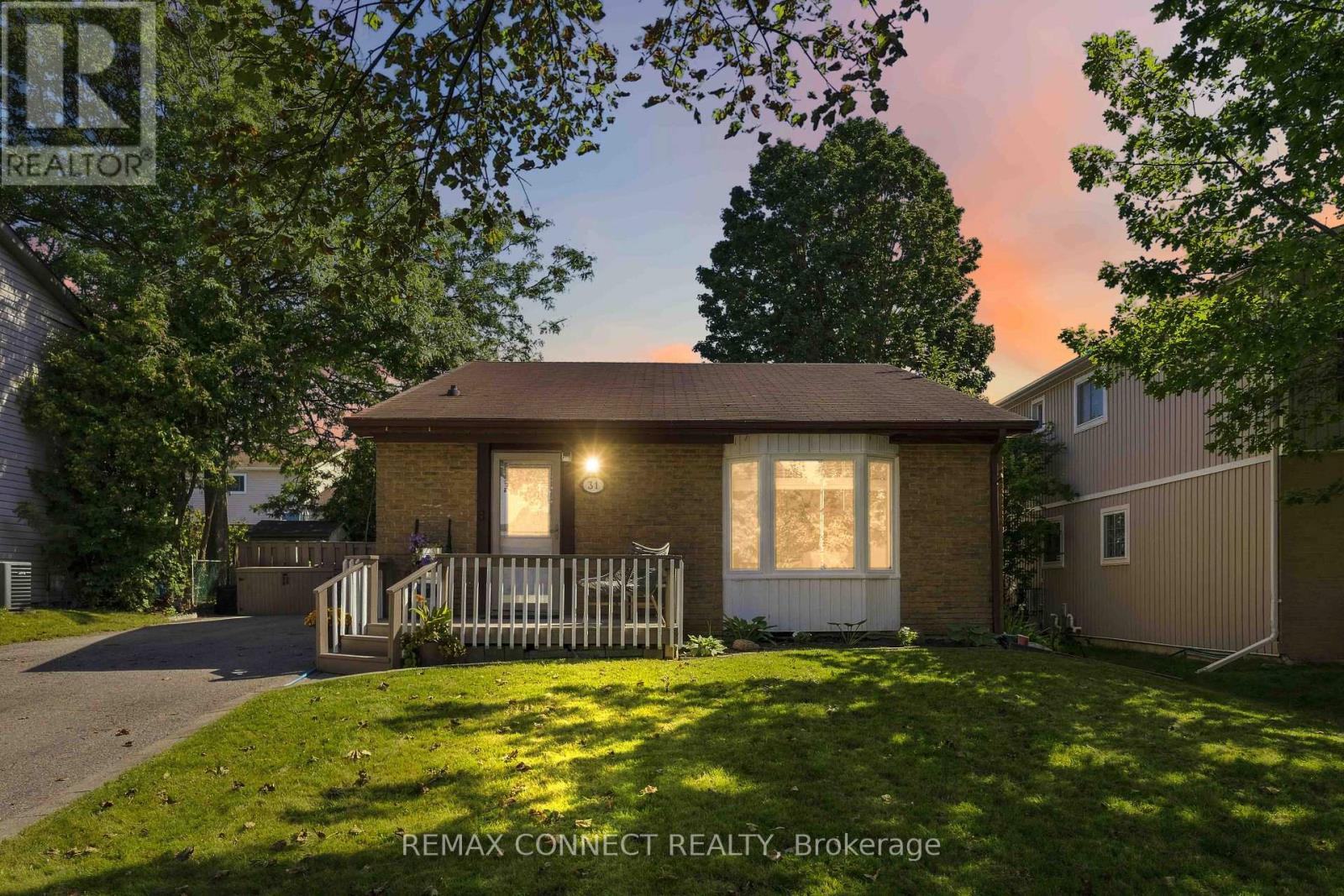 31 Roser Crescent, Clarington, Ontario  L1C 3N7 - Photo 2 - E13761410
